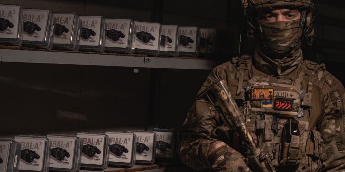 685b203a65c85bd01383514a_boxesserviceman_10.11.25_2